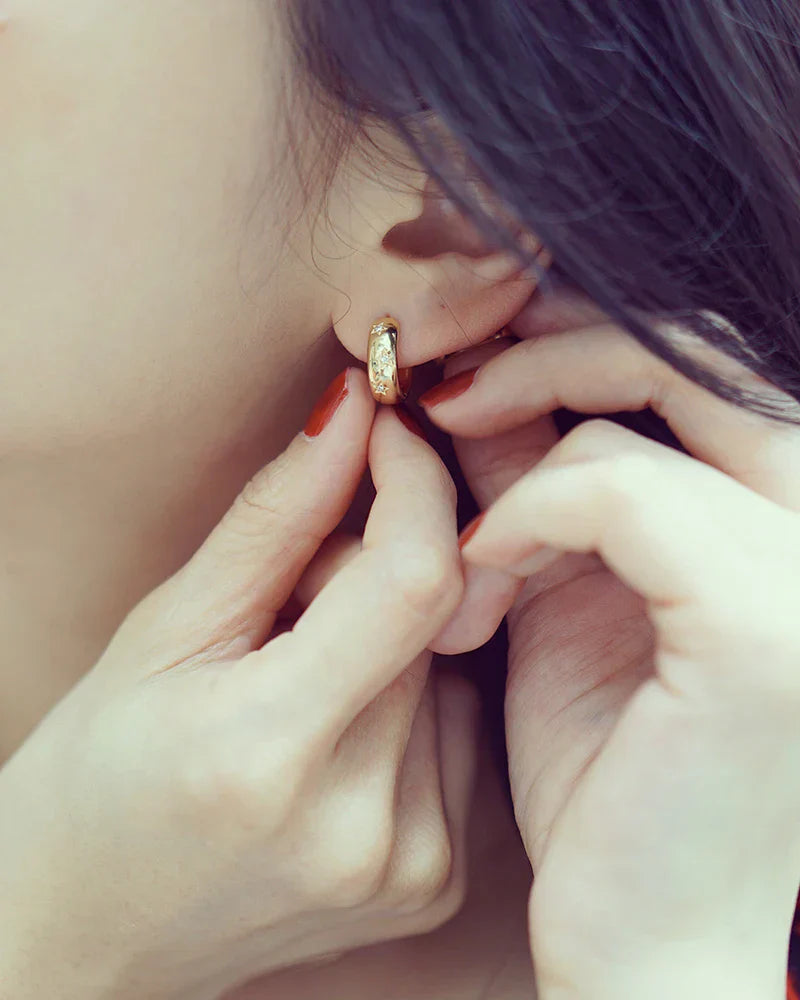 LUOWEND 18K Yellow Gold Drop Earrings